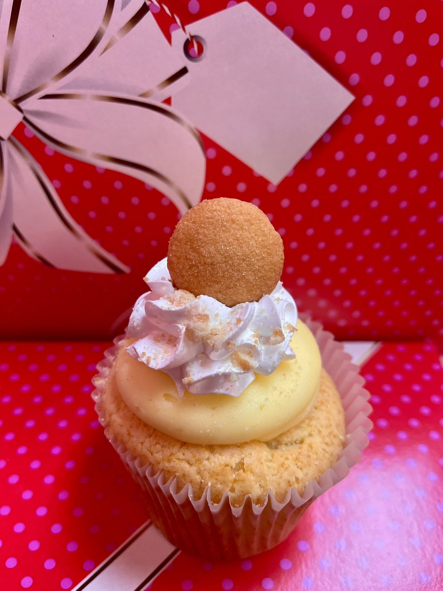 SmallCakesNDH's tweet image. Happy Thursday! Today’s yummy specials are #PeppermintCrunch #LemonCreamPie &amp;amp; #DecadentVanilla #Cupcakes +17 delicious daily Signature Cupcake flavors! Order pickup at 404.621.9634 or via SmallcakesDruidHills.com/online-store! Or get delivery thru UberEats GrubHub or DoorDash!