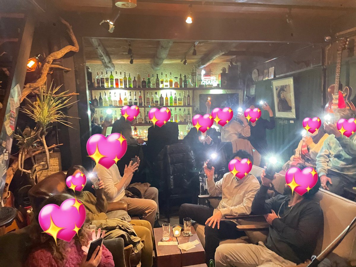 vill_nananatsu's tweet photo. 良いタイミングで撮り損ねたけどライト振ってもらった😊
演奏中はクリスマスみたいなってたで
キレイな景色ありがとうございました😘
#BarGEAR https://t.co/xU1yQTrLhx