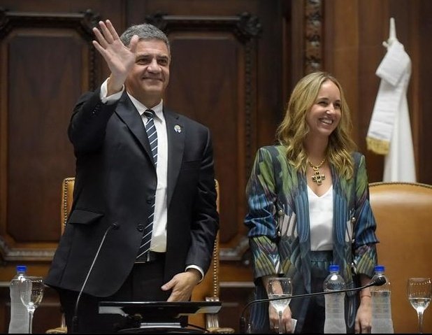 Felicitaciones <a href="/jorgemacri/">Jorge Macri</a> y <a href="/claramuzzio/">Clara Muzzio</a> quienes asumen como Jefe y ViceJefe de Gobierno de CABA. Sin duda continuarán y mejoraran lo que se inició hace 16 años, con nuevos desafíos y un gran equipo. ¡EXITOS! 💛