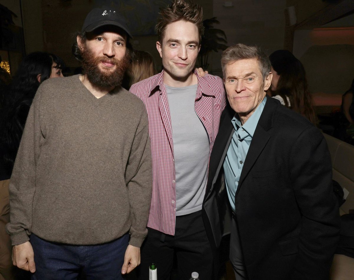 Robert Pattinson Photos | Fansite tweet media
