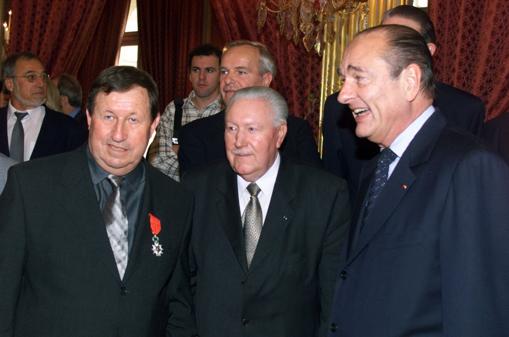 ici_auxerre's tweet photo. ⚽️#AJA🔵⚪️
⚫️ Disparition de Jean #Garnault, premier président de l'@AJA à avoir fait confiance à Guy #Roux : "Il a dit : 'On prend Guy Roux parce que c'est le moins cher'" se remémore le mythique coach au bonnet sur @bleuauxerre 📻.
#TeamAJA #FBsport
https://t.co/OK63opl0Ep https://t.co/N7IjBN1ULp