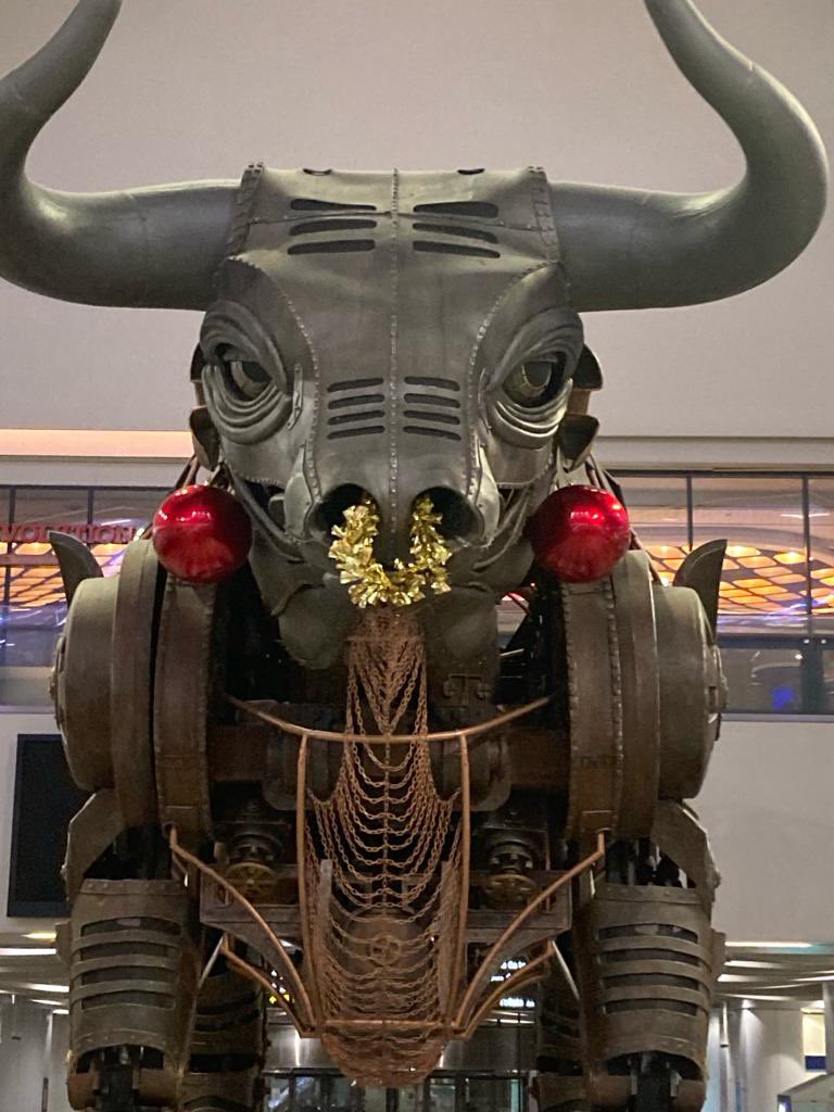 BrummieBull's tweet image. Moooove over Pat Butcher - my festive earrings are bigger and better 🎁🐂🎄
#OzzyNewStreet #Christmas