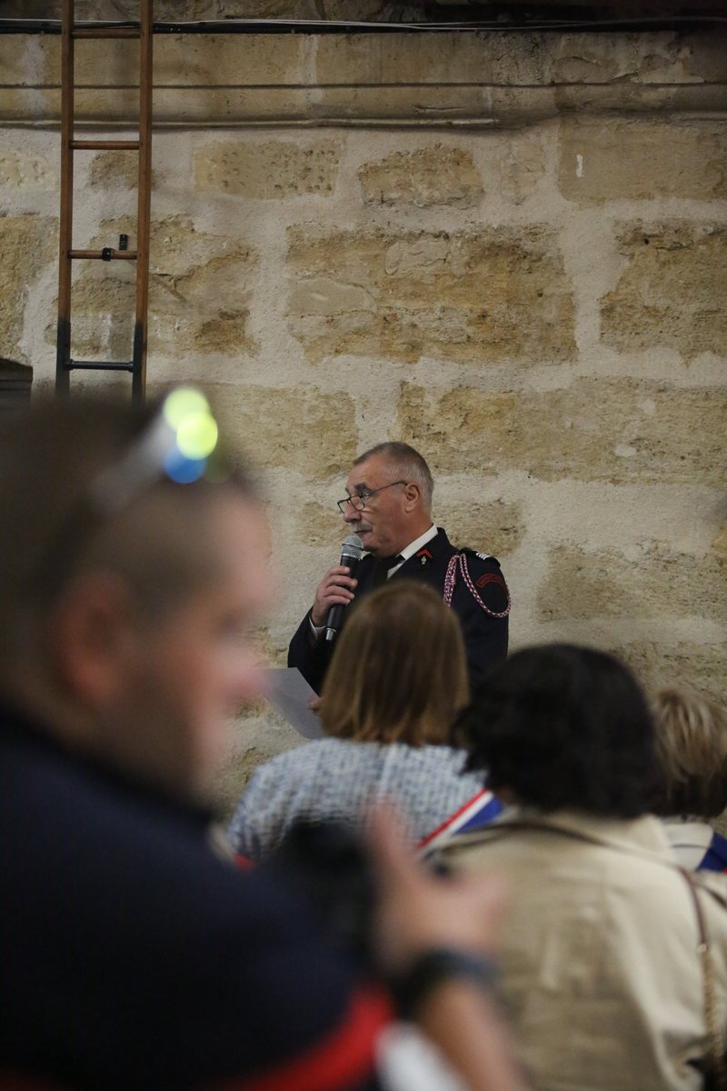[Merci ! ] - Aujourd’hui, le lieutenant-colonel Marembert arrive au terme de son engagement de sapeur-pompier volontaire après 45 ans de service. 👨‍🚒
Le dimanche 3 décembre avait lieu sa dernière garde opérationnel en tant que chef de colonne.🚒
Nous souhaitons le remercier pour