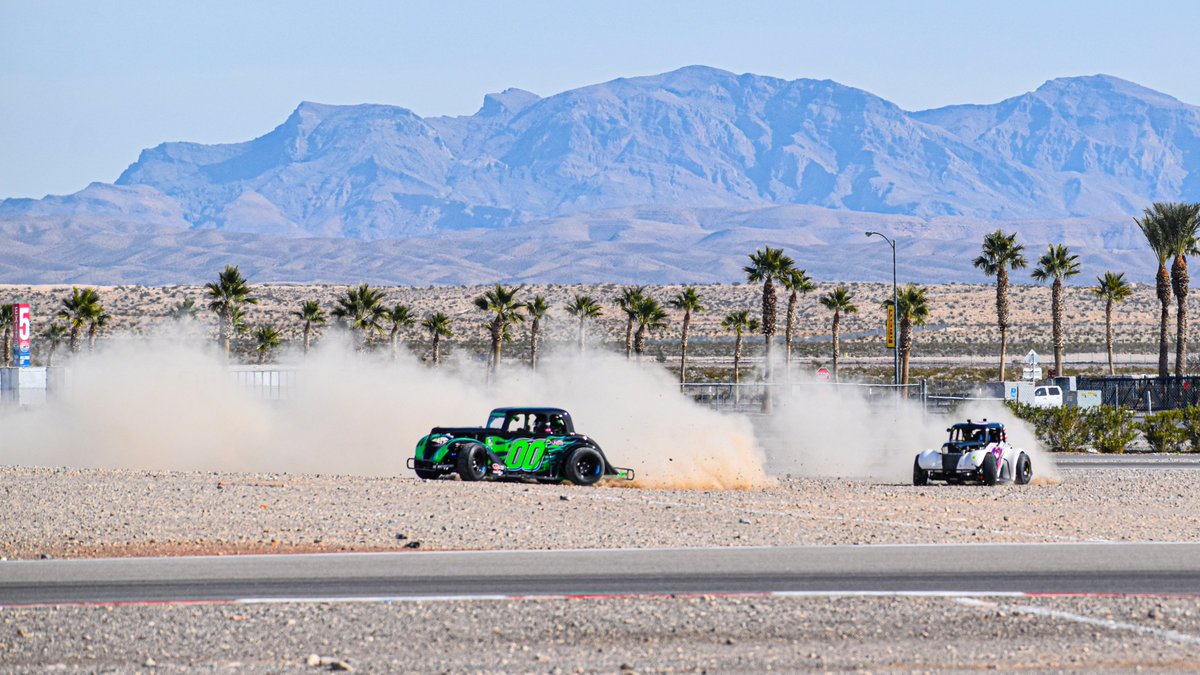 USLegendCars's tweet photo. Desert Offroading🧹

#SilverStateRCS | #INEX
@LVMotorSpeedway | #USLCI https://t.co/9iDzsdAJ7P