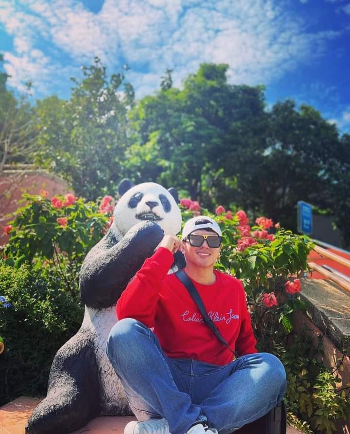 No one can put you down bunso Mygz God always love you

YAKAP NG PAGMAMAHAL

#MygzBdayCharityConcert