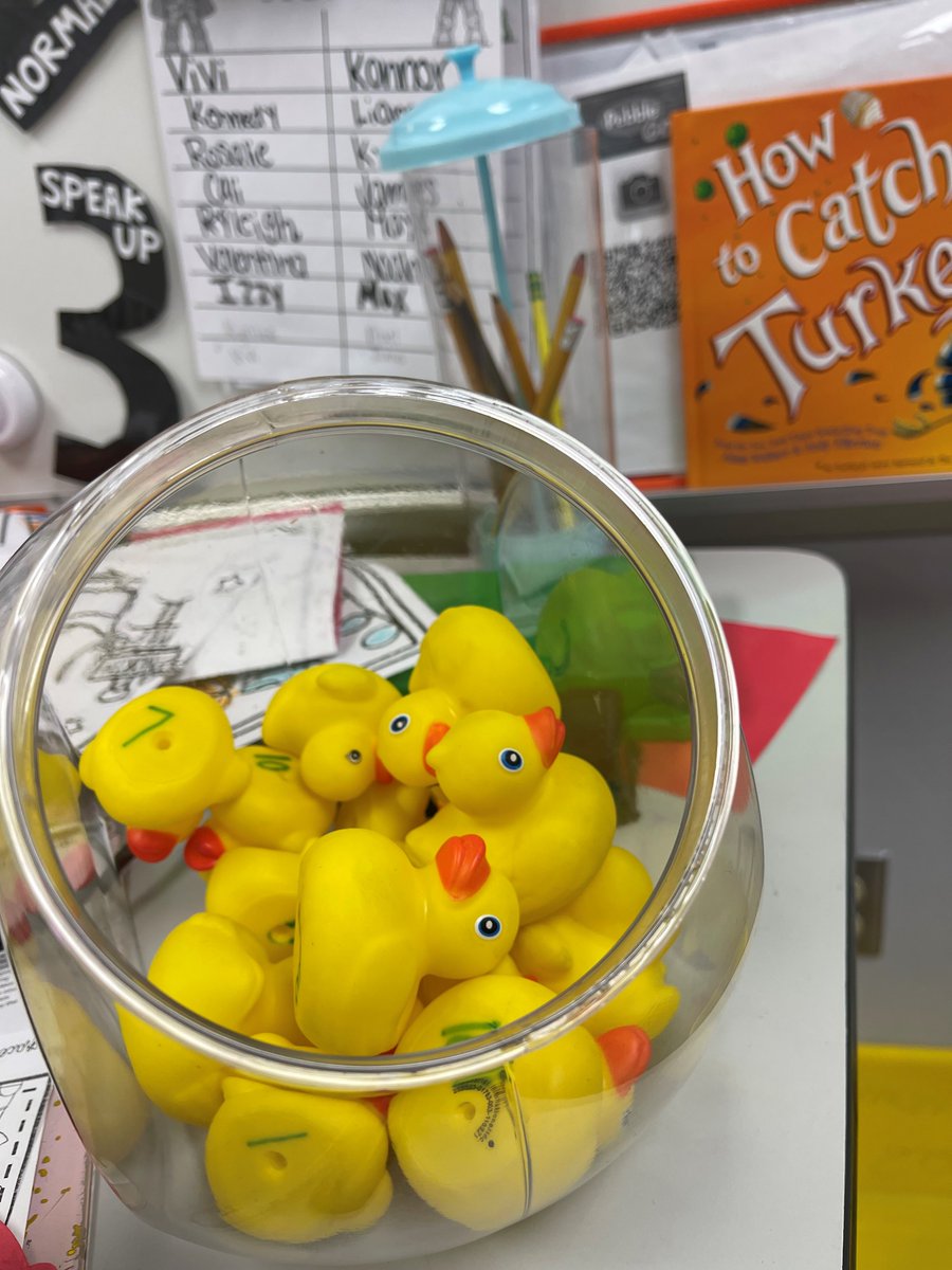 One of our intern teachers @ArlingtonISD had a unique system for utilizing Cold Call with her 1st graders using rubber duckies! Love seeing how our teachers personalize the formative assessment techniques we emphasize before they enter the classroom.