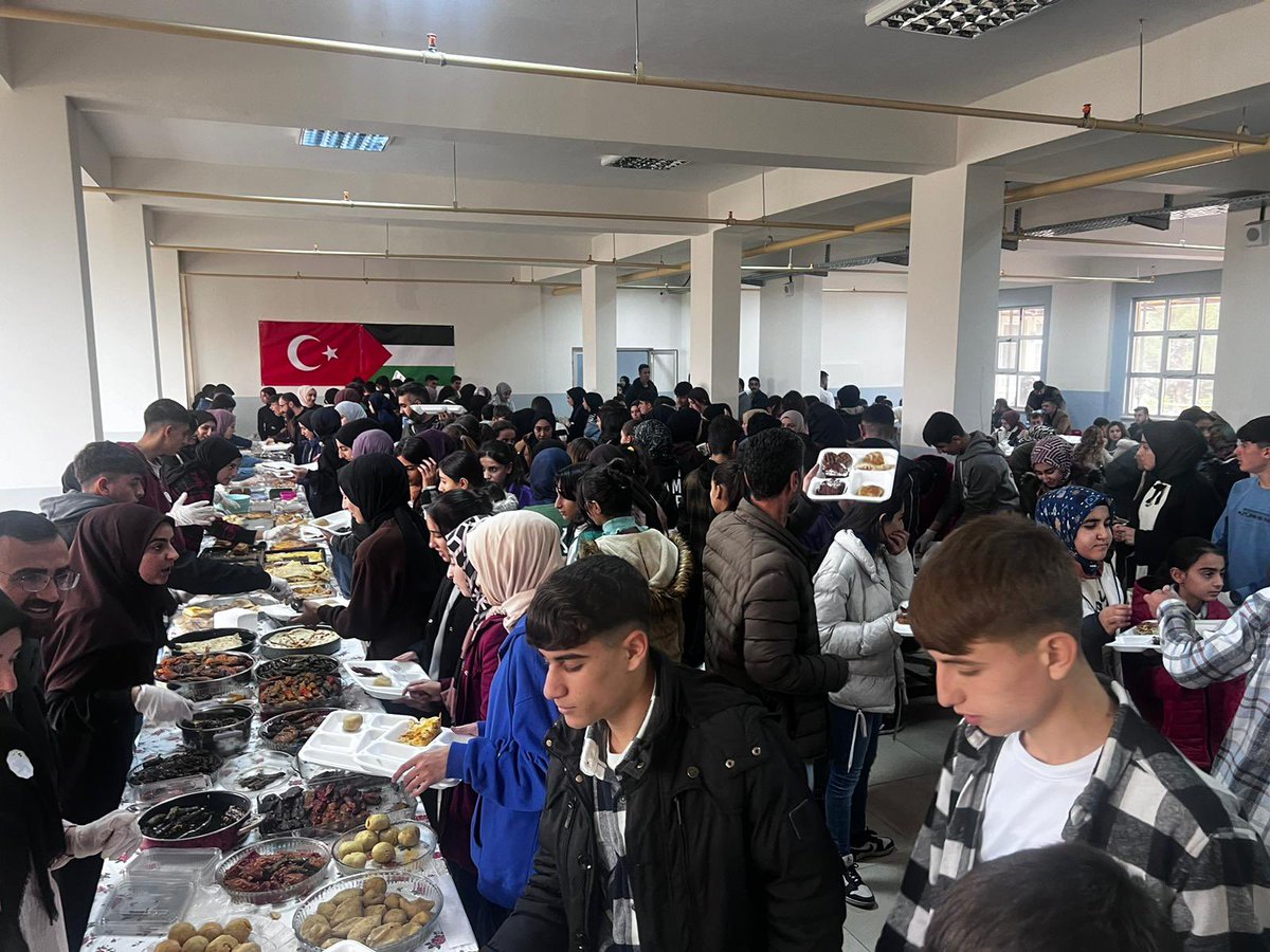 Okulumuzda Filistinli Kardeşlerimiz  yararına program ve kermes düzenlendi. Katılım sağlayan herkese teşekkür ederiz. <a href="/Murat4Kucukali/">Murat Küçükali</a> <a href="/Diyarbakirmem/">Diyarbakır İl Millî Eğitim Müdürlüğü</a> <a href="/Hanifoge12/">MEHMET HANİFİ ÖĞE</a> <a href="/meb_dinogretimi/">MEB Din Öğretimi Genel Müdürlüğü</a> <a href="/Kadirkdryrdgl/">Kadir Yurdagül</a> <a href="/Diclekaymkmligi/">Dicle Kaymakamlığı</a> <a href="/MUSTAFASABIR21/">MUSTAFA SABIR</a> <a href="/diclemem21/">Dicle İlçe Milli Eğitim Müdürlüğü</a>