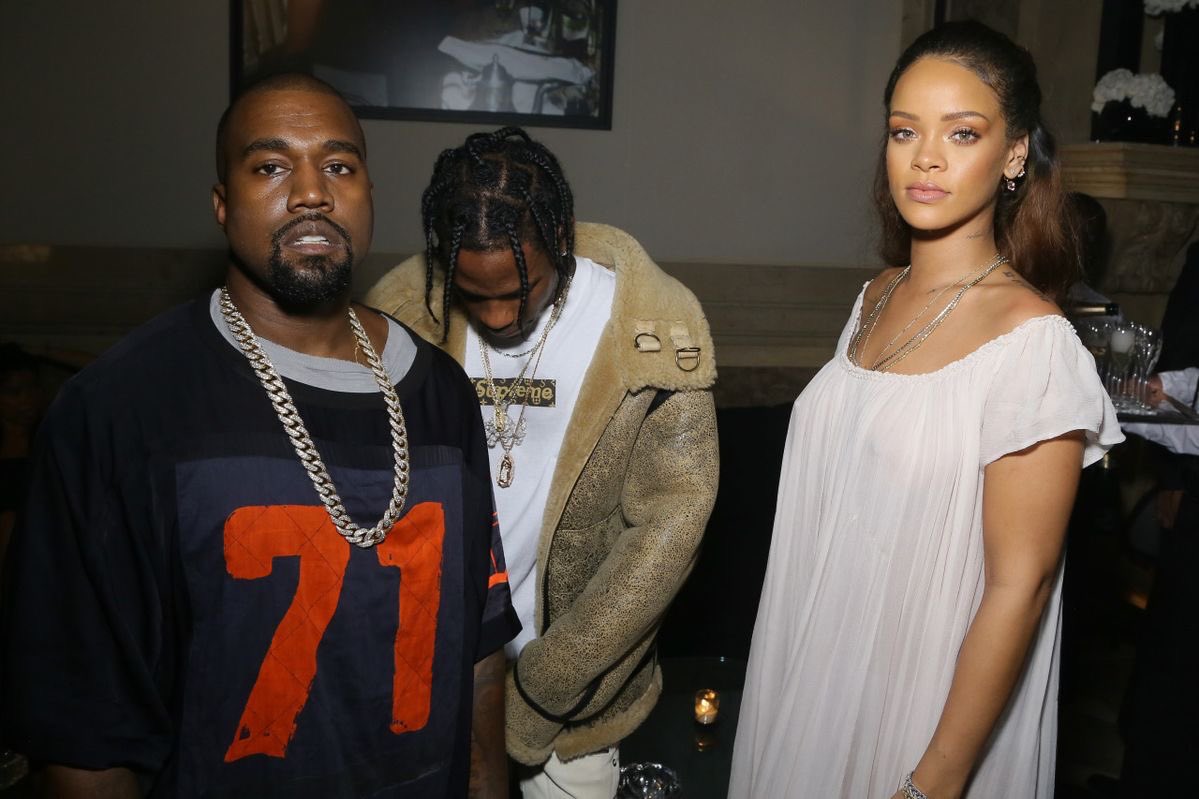 rapoutcontext's tweet photo. Curiosidade:

Quem produziu o Hit “Bitch Better Have My Money” de Rihanna foi simplesmente Kanye West juntamente com Travis Scott.

os vídeos dessa vivência no studio são mto bons. https://t.co/DizbcSvsiq