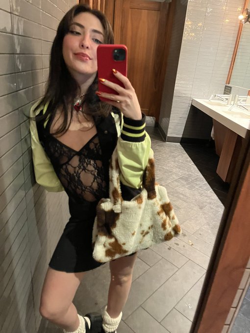 would you take me out on a date? https://t.co/ejonh7iHF9