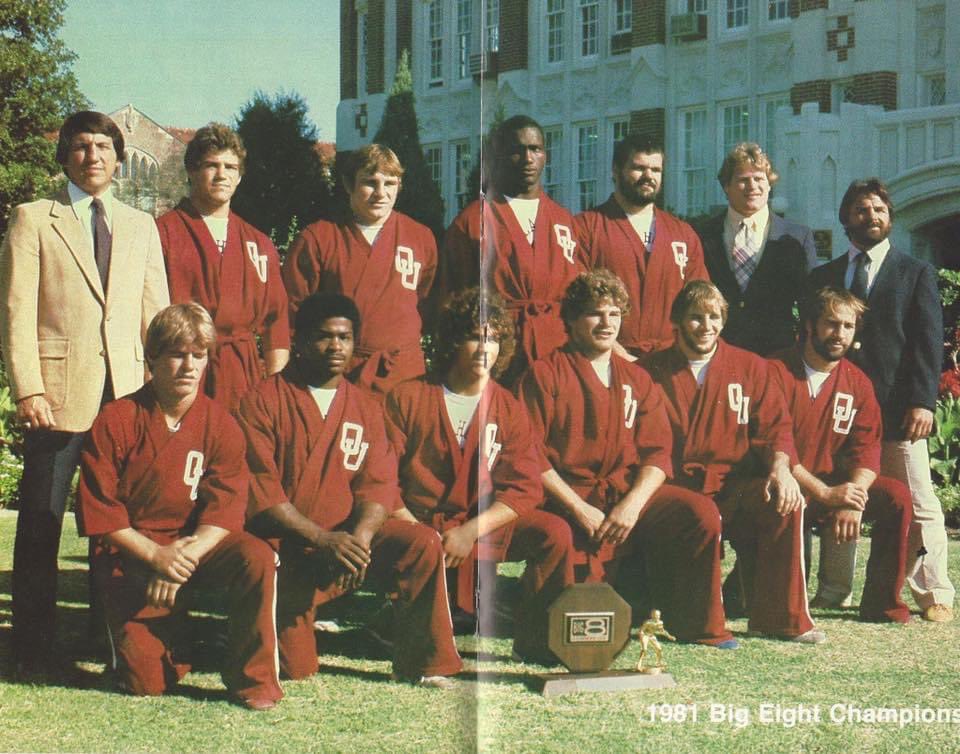 #TBThursday 1981 Big 8 Champions & NCAA runner up. Coach Stan Abel’s squad was led by All Americans Andre Metzger, Mark Schultz, Dave Schultz, Roger Frizzell, Jim Hall & Dr.Death Steve Williams.@OU_Wrestling @WallisMarsh @douglasmilesCRG @JRsBBQ @MarkSchultzy @Soonerorthodds