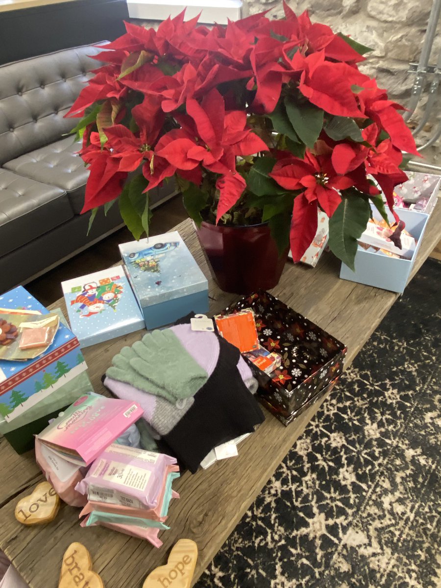 jessicaeritou's tweet photo. Here at @compassrosegr, we are collecting @shoeboxprojects donations today for @ottawashoebox until 12 pm EST time at our Murray St. location.
Learn more at https://t.co/ReetBs4L4j and information about other drop off times! #findthecommongood #ottawa https://t.co/71b3kKLHZx