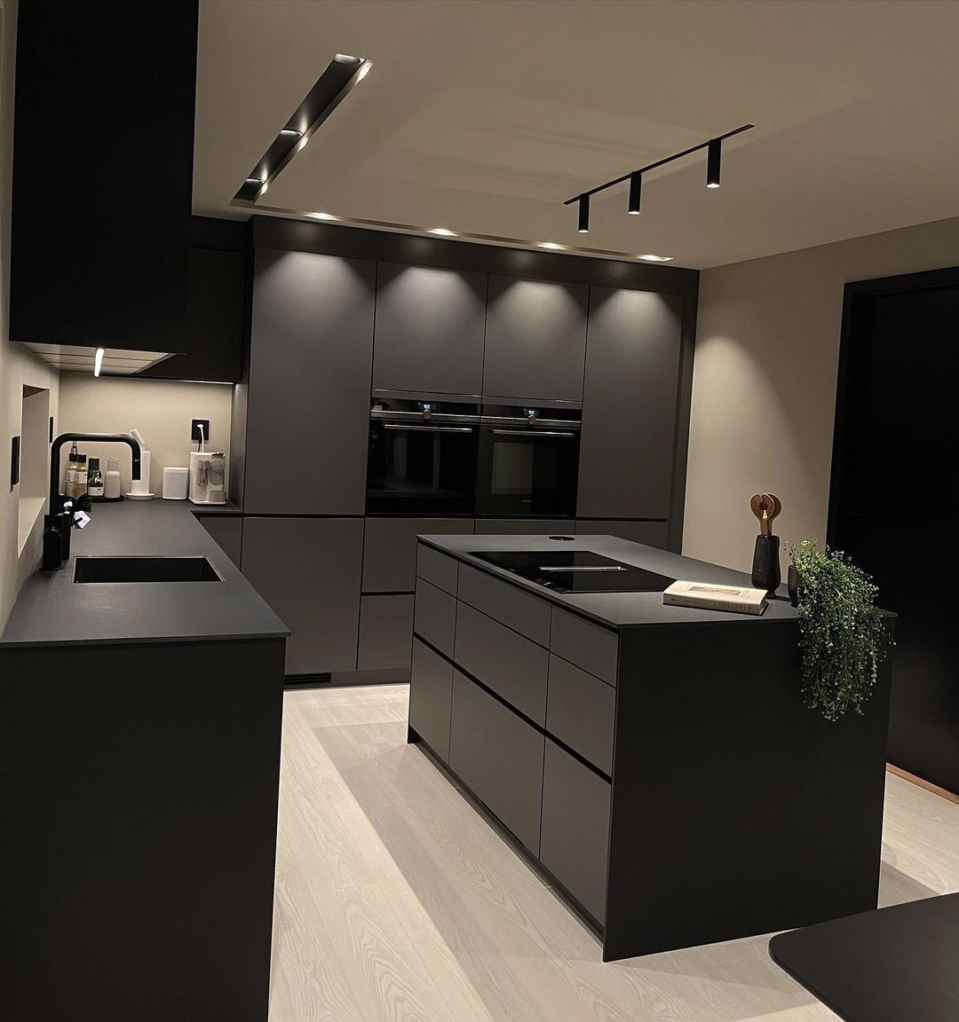 INTERIORPORN1's tweet photo. Dark interior kitchens >> https://t.co/PIMM1YZckJ