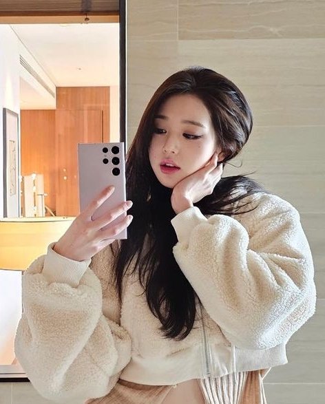ivwony's tweet photo. Mirror selfie barengan walaupun beda tempat. 😋💖 https://t.co/5urTN8LZsW