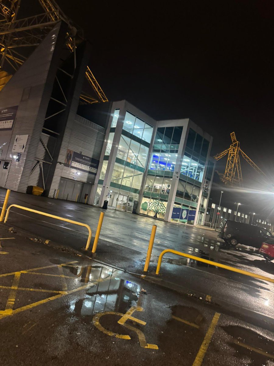 ⬇️ You can find the entrance to tonight’s venue on the corner of the Invincible’s Pavilion. Follow signs for the Guild Lounge