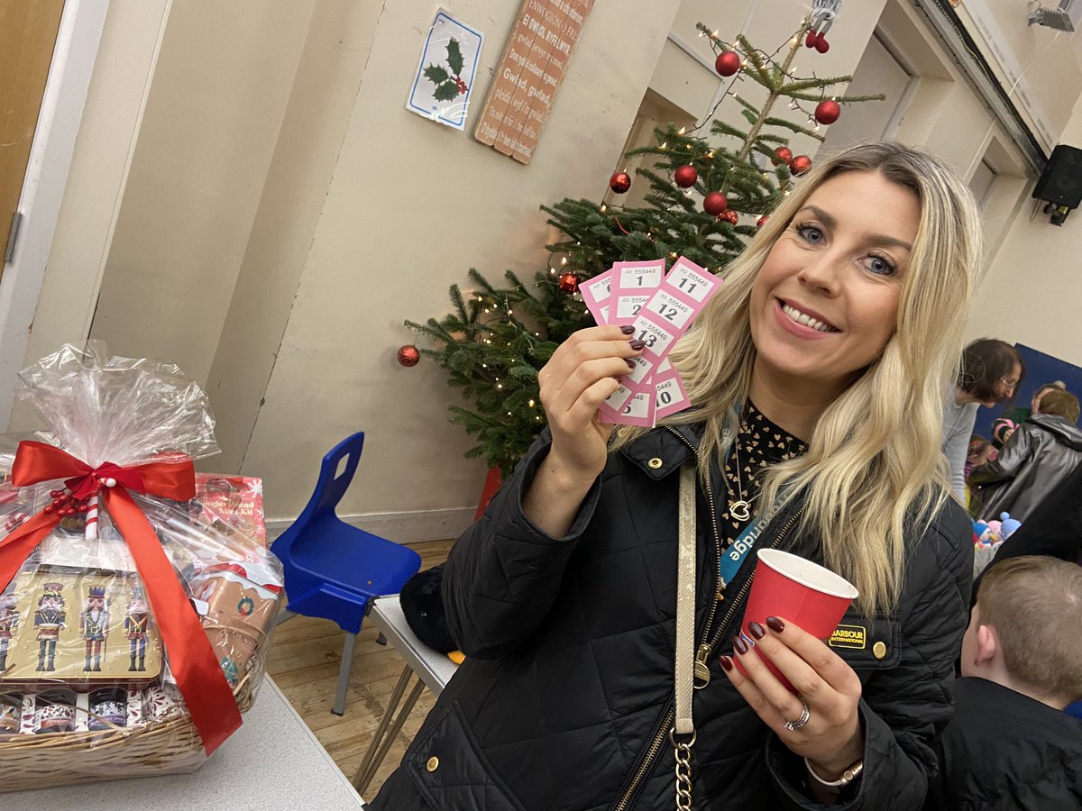 #healthontheshelf2023 Day 4: My charitable act today was attending my children’s primary school Christmas Fayre and supporting their school by buying raffle tickets to raise money! I have also signed up to make a Christmas hamper with <a href="/TonyrefailLLC/">Languages, Literacy and Communication</a> for a family in need <a href="/TCS_HWB/">Health & Wellbeing</a>