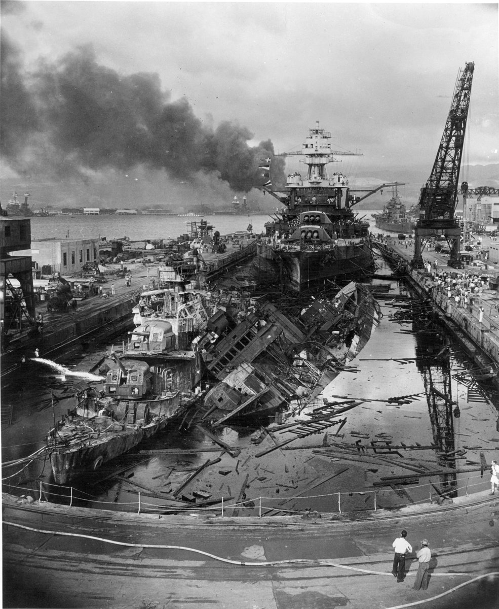 World War II History tweet media