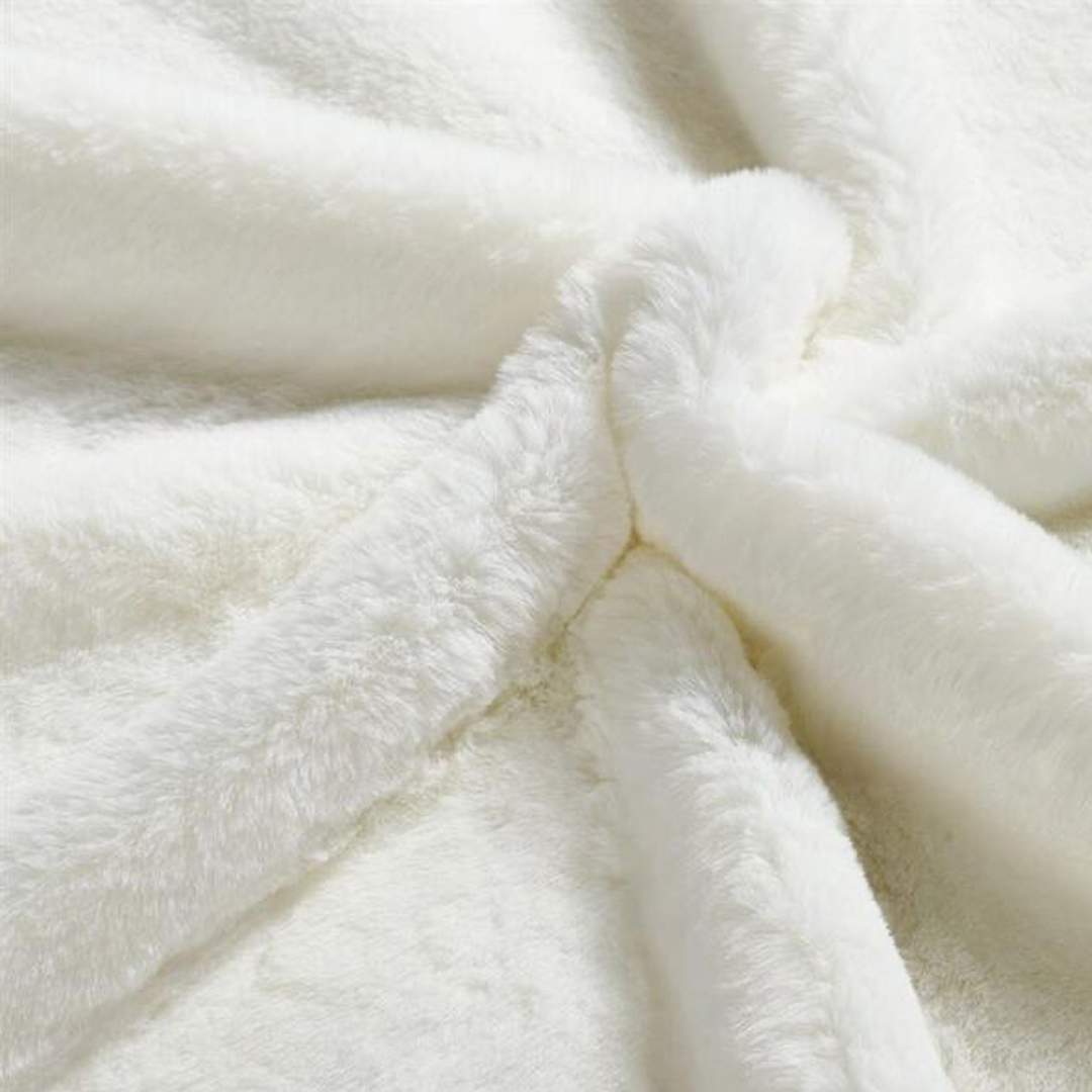 Introducing our NEW luxurious oversized Ivory faux fur throw, meticulously crafted to elevate your moments of relaxation into indulgent experiences.
 
Enjoy 40% OFF today only when you shop the 12 Days of Gifting Sale!

l8r.it/3OMl