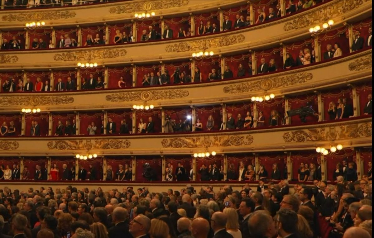 NecoVerbis's tweet photo. Mi viene da urlare! 😡
#Meli in falsetto nei piano, #Salsi con problemi d'intonazione nei recitativi, la #Netrebko che prende il doppio dei fiati e #Pertusi giù di voce! #DonCarlo #DonCarloScala #teatroallascala https://t.co/P7Q5JQyEyV