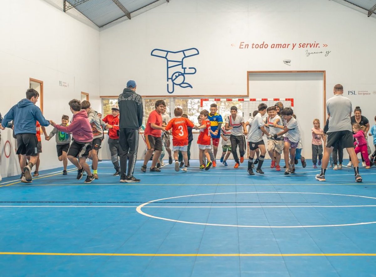 🏉 Club San Javier realizó la actividad de cierre de año con las escuelaitas de rugby con la participación de 60 chicos de los barrios Montevideo, Santa Isabel y Centenario de la ciudad.

<a href="/SanJavierRugbyC/">Club San Javier Rugby 🏉</a> <a href="/IdTacuarembo/">Intendencia de Tacuarembó</a> <a href="/Mathiasgrizutti/">Mathias</a> <a href="/sperona/">Sebastián Perona González</a> <a href="/NitFormoso/">Nitzia Formoso Helguera</a> <a href="/RugbyUruguay/">U.R.U.</a>