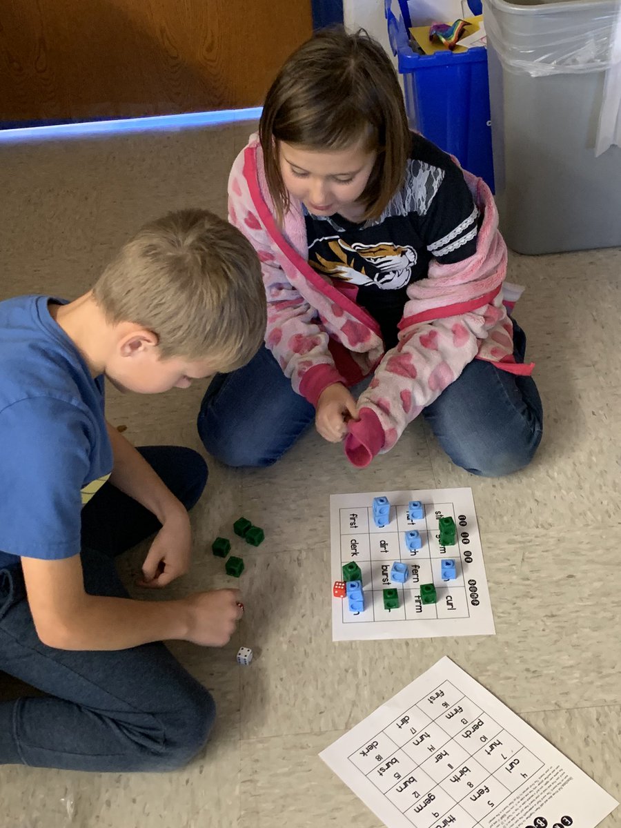 MsHooverBRE's tweet photo. We are playing Bump to practice reading words with r-controlled vowels. #WeBelieveinBRE https://t.co/Ip5iLxaBHX