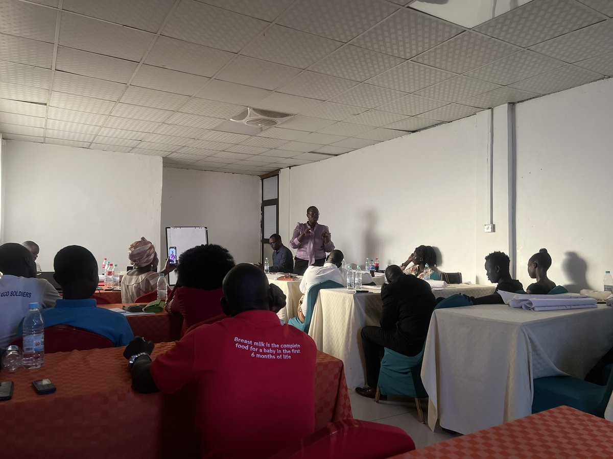 #SouthSudan |We ended an interactive capacity building for #HumanRights Defenders in Bor during the Human Rights Week.The SSHRDN’s Adv Omara Joseph & @Peaceforce’s @AdengMalual officially closed the meeting reminding #HRDs of how important their work is to #StandUp4HumanRights