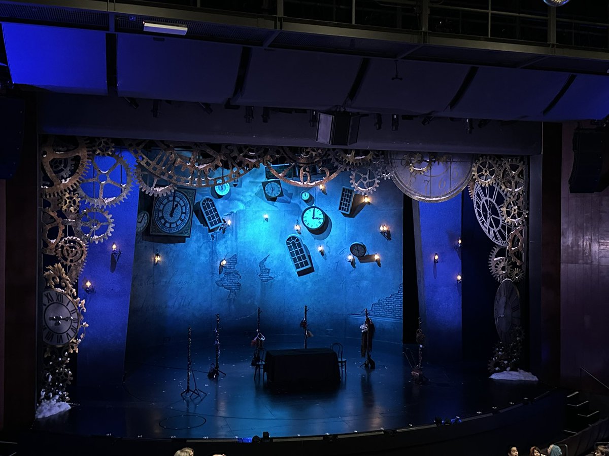 Our 6th grade Fine Arts Academy Theatre and Orchestra students are excited to be at @zachtheatre to see Buena Noche!