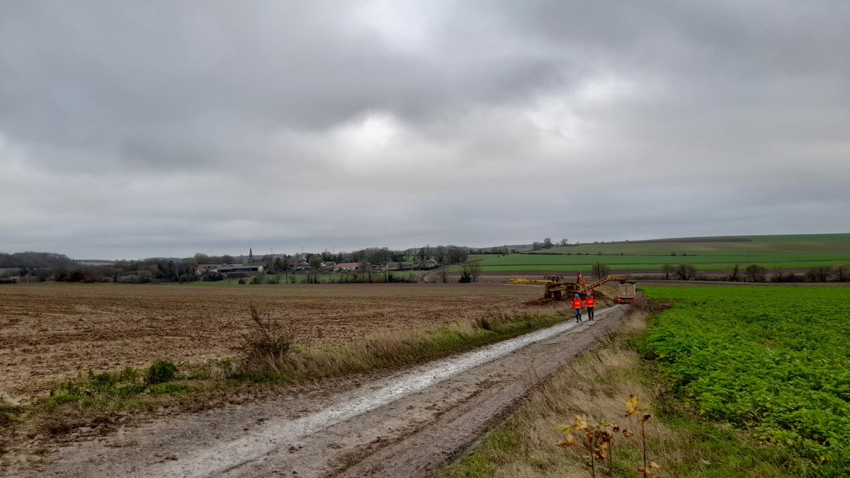 Cristal_Union's tweet photo. Il reste encore 15 % de betteraves à arracher, c’est exceptionnel à cette date.
Les conditions climatiques sont difficiles pour les arrachages.
Toutes les équipes @Cristal_Union expriment leur soutien aux coopérateurs pleinement mobilisés pour arracher les dernières betteraves. https://t.co/npnlh1Ik2R