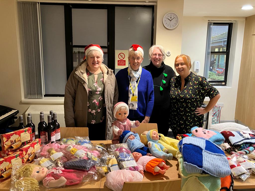 Had the pleasure of donating all this to @carolynactivity at Woodlands hospital for the dementia wards from dancing with dementia trustees jeanette and lesley and me today wine and mince pies donated from @lucy_community Walkden Tesco champion @KeeleyMP @tomstannard