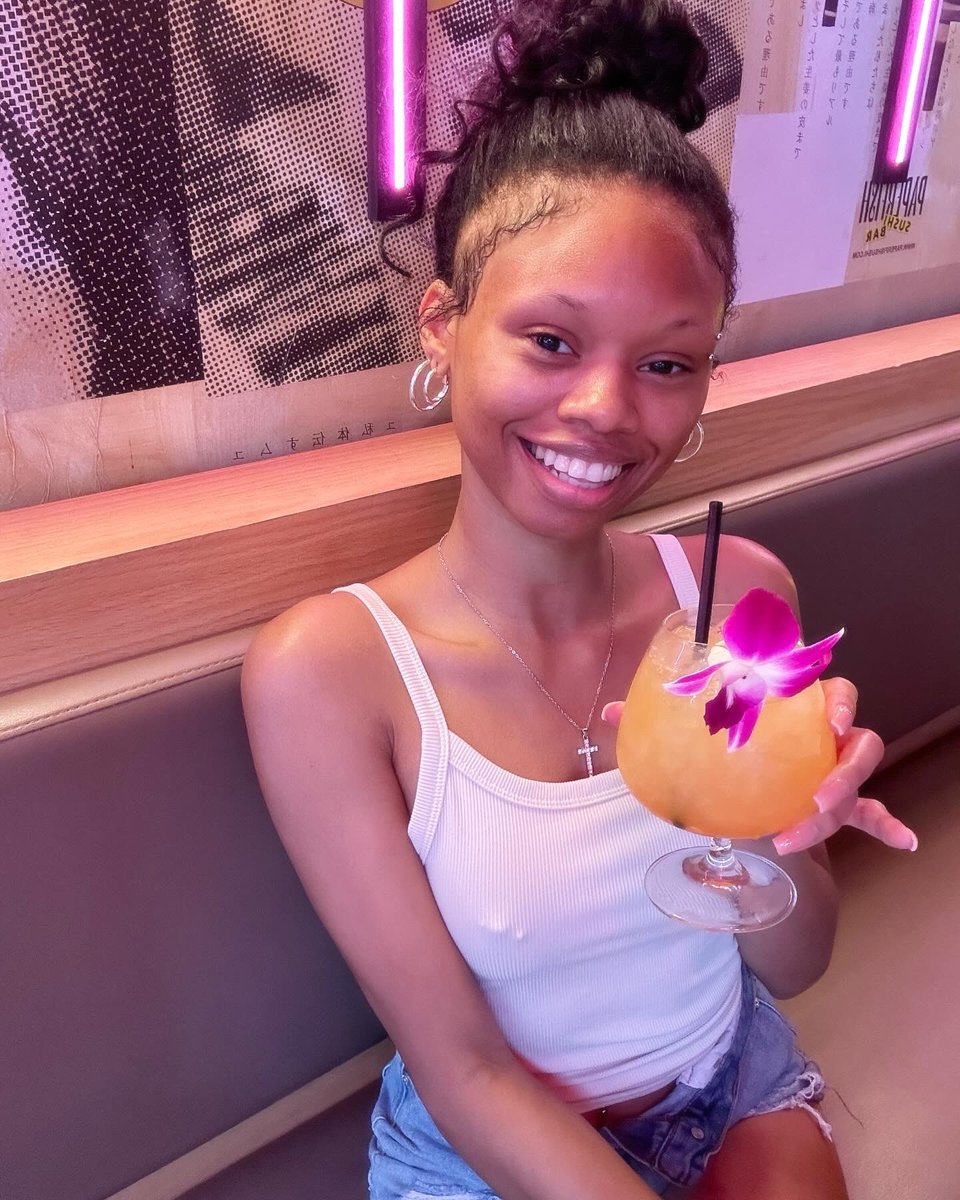 GGkirb's tweet photo. In Miami with the vibes 💗 https://t.co/aGbts7lKqe