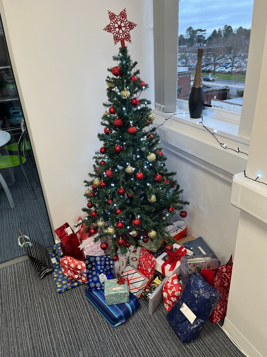 TechnicalDrive_'s tweet photo. We kicked off our festive celebrations this week with a holy jolly success of a Christmas party! ๐๐บ
Now it's #ChristmasJumperDay2023 and we're tucking into turkey baps! Plus, Santa has been! ๐
What a wonderful time to be at #Technicaldrive โค๏ธ
#MerryChristmas #ITSupport https://t.co/PL6bvgw4CW