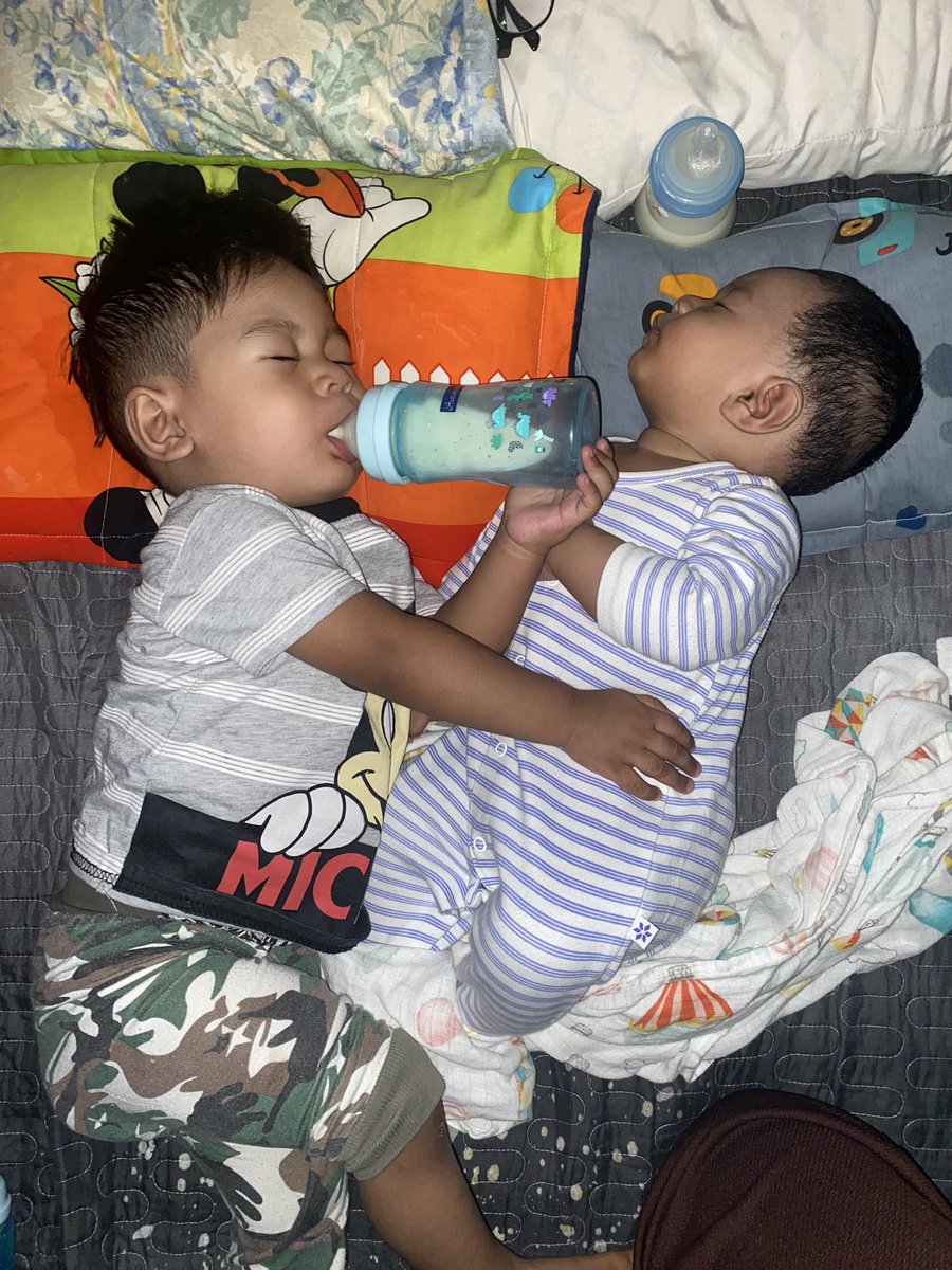 Weney13's tweet photo. Jom support mommy anak 2 hahah dulu saya kerja lepastu baby 6 bulan hantar pngasuh .. kantoi bagi baby makan laksam hmm  terus dicide berenti keje .. jom support saya 🥰🥹 https://t.co/72l94kEeiW