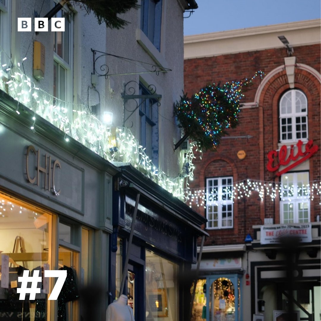 🎄 ADVENT CALENDAR - DOOR SEVEN🎄 A twinkling Ashbourne is behind door seven ✨ We love this photo from @discoverashbourne 📸 Discover Ashbourne