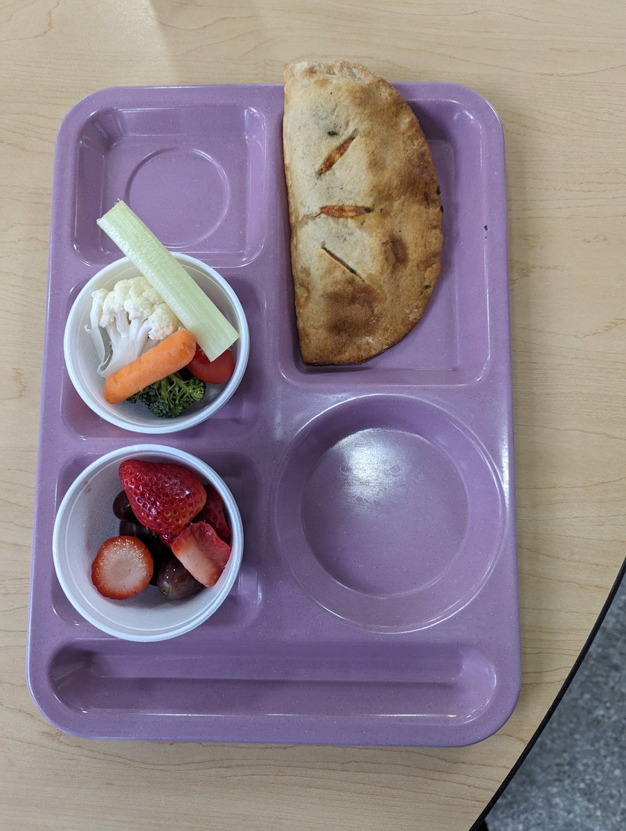 ar103020's tweet photo. Calzones today! https://t.co/Ncmxb9Vwyb