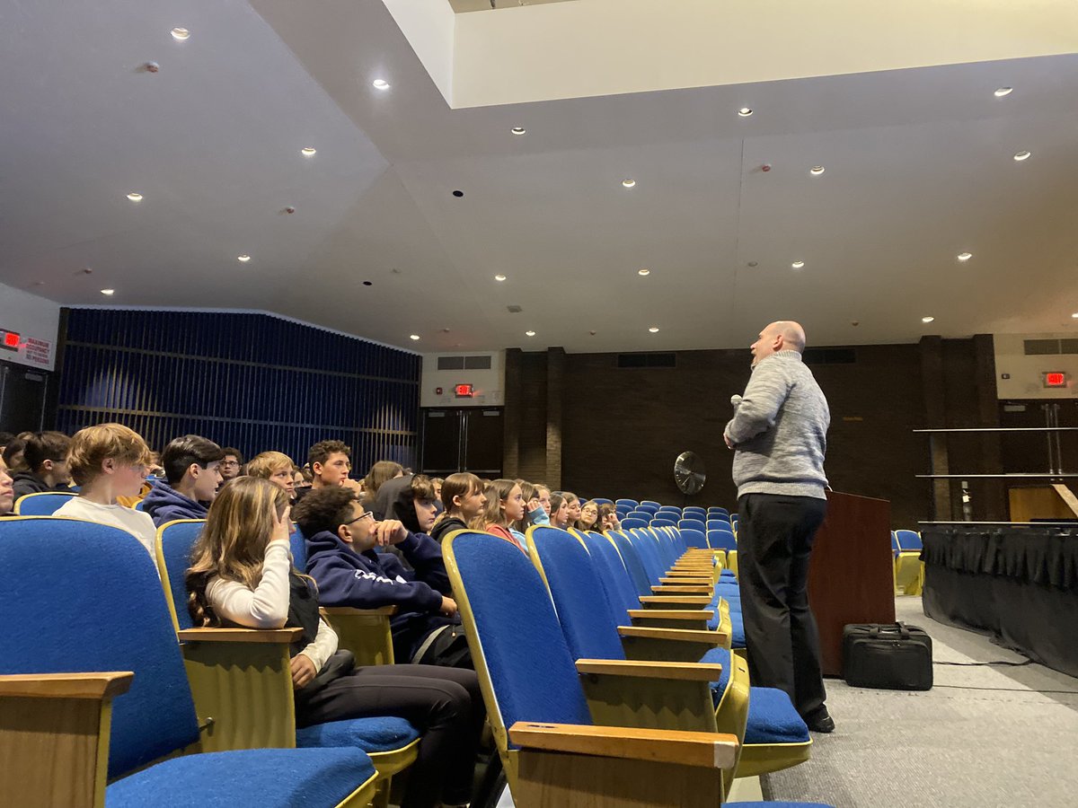 SCSD_AMS's tweet photo. 📢🎉 Mr. Salamone, the founder and Executive Director of The Long Island Coalition Against Bullying, visited AMS &amp; shared an important presentation with all of our students! 🙌🎓 Let’s continue to spread positivity and stand up against bullying! 💪❤️ #kindnessmatters #accompsett https://t.co/ma1hRwmcXt