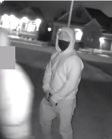 BarriePolice's tweet photo. This male is a suspect in an ongoing #BarriePolice break and enter investigation that occurred last night in the Tollendal area where 3 males broke into a home just before 6:30pm. Police believe someone may recognize him. Please call 705-725-7025, ext 2631 if you can help. https://t.co/xWyIjH2dRs