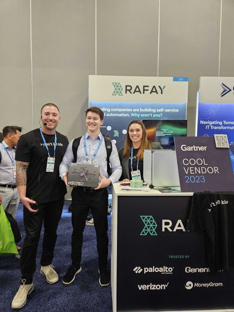 Drone raffle winners at @rafaysystemsinc @Gartner_inc #gartneriocs Stop by booth 126 today where another drone will be up for grabs, or talk to us about #cloudautomation.