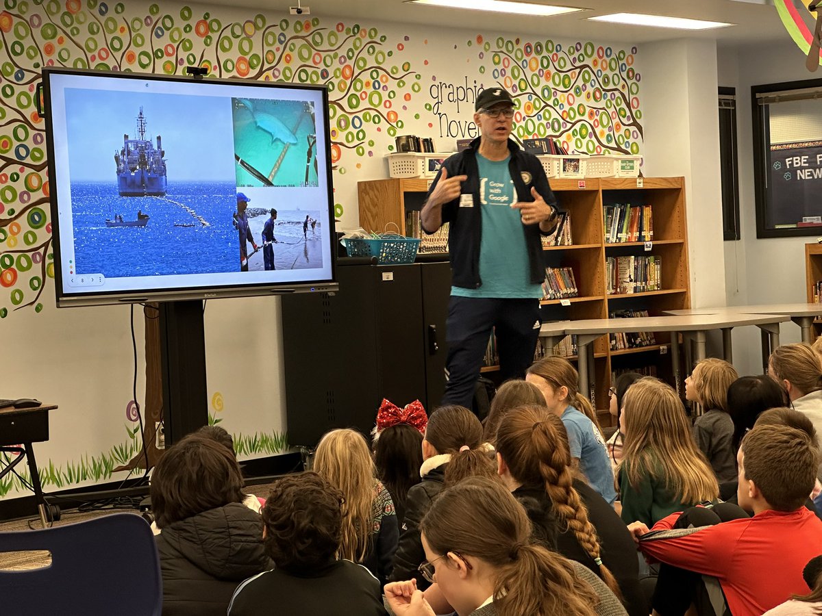 katie_leining's tweet image. For Austin CSEdWeek 20203 and #HourofCode, Marcel from Google visited @FernBluffES and reminded 5th graders to be curious, pay attention to details, be problem solvers, and don’t be afraid to fail. #rrisdtech @SaraMcShane411
