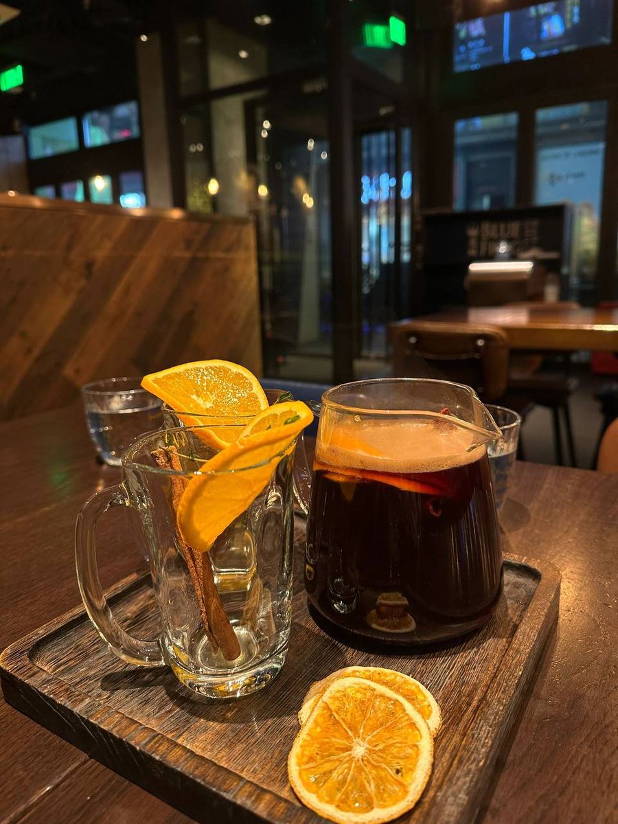 selinadasadas's tweet photo. Mulled wine and tacos🌮🍸 https://t.co/ApHcc2H6e1