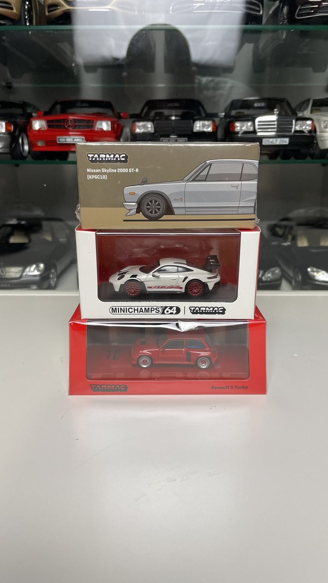 The latest Tarmac Works releases just arrived.

===========================
#tarmacworks #GLOBAL64 #HOBBY64 #ROAD64 #164scale #diecast #modelcar #AcCollection