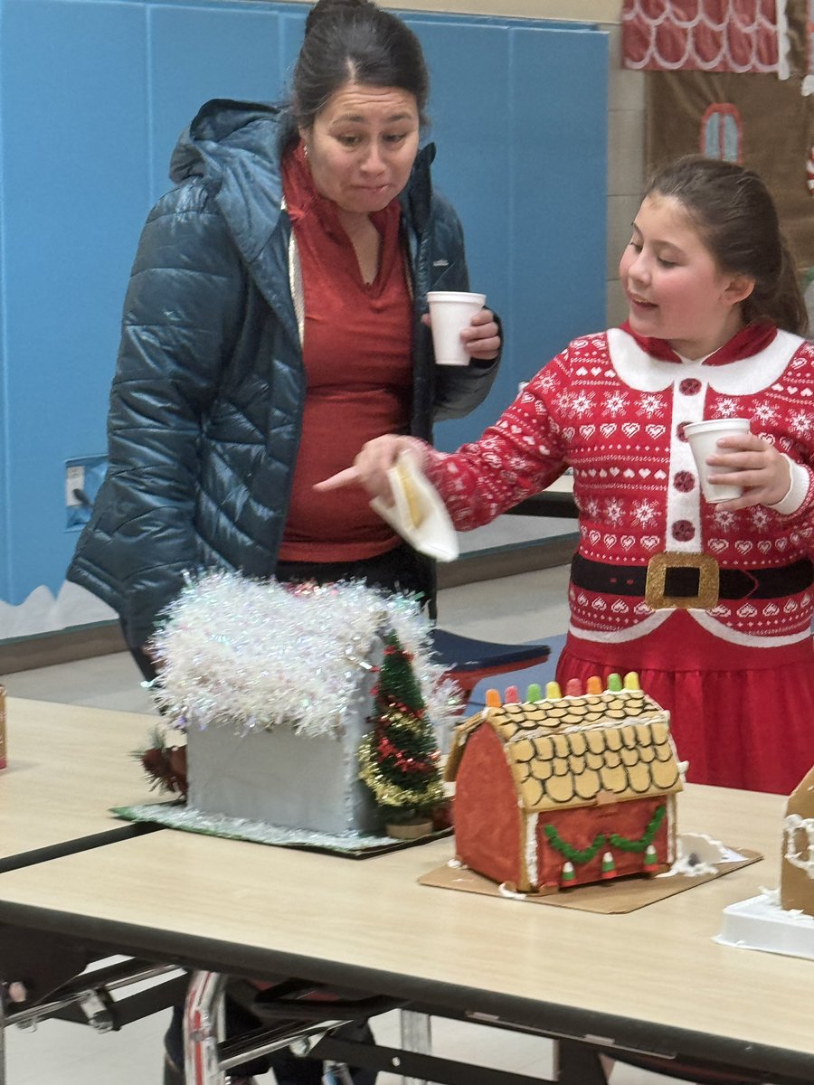 Rcastañeda_TDS Library 📚 (@tds_library) on Twitter photo Thank you to our wonderful Tierra community for supporting our Holiday STAAR Night! You Rock! <a href="/TierraDelSol_ES/">Monica Triplett</a> <a href="/arivera_alma/">Alma Rivera M.Ed</a> 🎅🎄📕 Thank you to our wonderful Tierra community for supporting our Holiday STAAR Night! You Rock! <a href="/TierraDelSol_ES/">Monica Triplett</a> <a href="/arivera_alma/">Alma Rivera M.Ed</a> 🎅🎄📕