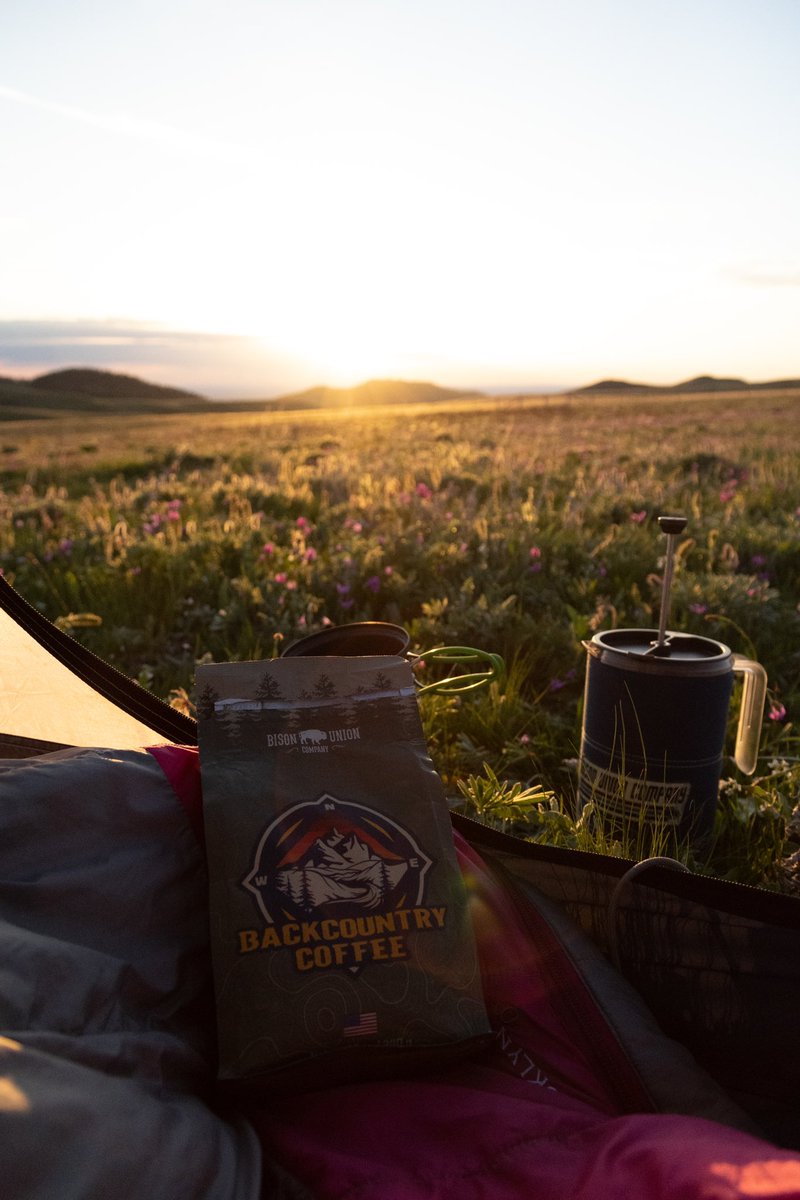 bighornbison's tweet photo. good morning ☀️🗻 where's everyone waking up at?  #sunrise #mountains #coffee https://t.co/9npyv92I2W