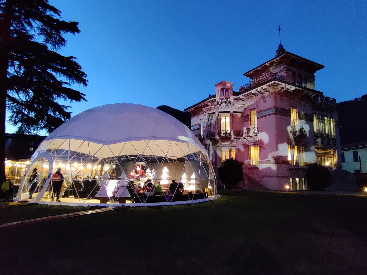 Abracadabra ✨🪄 

È iniziato lo spettacolo di Magia Valery nell'igloo di <a href="/villabernasconi/">villabernasconi</a> 

#cittadeibalocchi #cittadeibalocchicernobbio #cernobbio