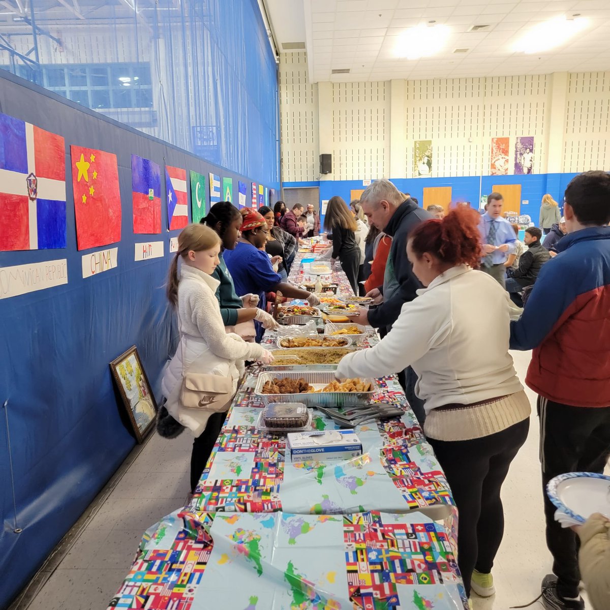 SamosetWildcats's tweet photo. What a great evening it was at our first annual Samoset International Culture Night.  Great attendance by students, staff, and families.  Great music and food.  Great perfomances.  Thanks you all for making such a great night and event.  Can't wait for next year's already. https://t.co/G1hEncKzrw