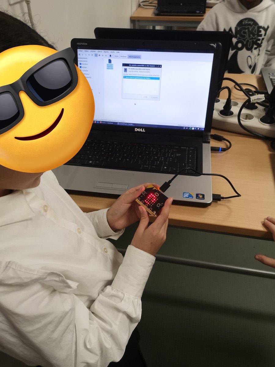 Après avoir découvert les machines <a href="/fablabalecole/">Fab Lab à l'école</a> les élèves de l'école Joséphine Baker <a href="/NogentsurOise/">Nogent-sur-Oise</a> commence à mettre leurs idées sur le papier.
#MakeLearnShare Un projet <a href="/universcience/">universcience</a> @canope_60