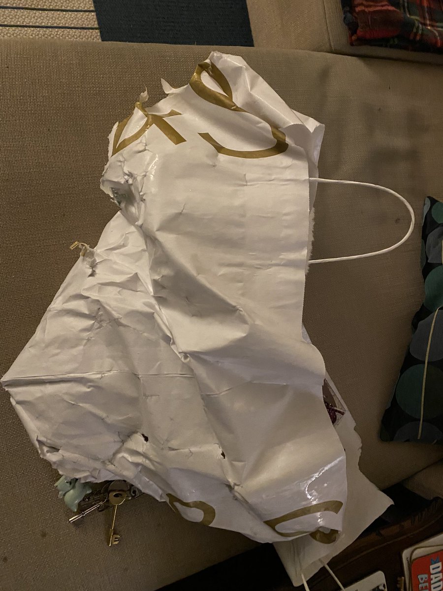 madsjt's tweet photo. And this is the state of the bag now I’m home.  I had to cradle the bag in my arms so not only did all the contents get soaking wet I did too because I didn’t have a hand free to put up my umbrella.  @marksandspencer https://t.co/R4JakDhZy8