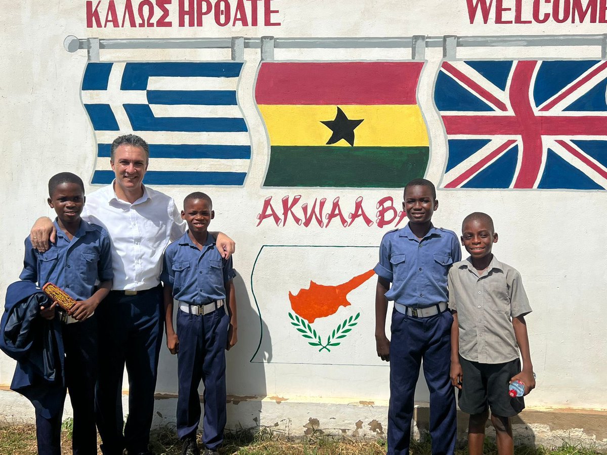 Η επίσκεψη στο ελληνικό σχολείο «Άγιος Νικόλαος» στην πρωτεύουσα της Γκάνας ήταν μια ξεχωριστή και πολύτιμη εμπειρία. Μια εμπνευσμένη προσπάθεια διαπαιδαγώγησης και εκπαίδευσης Γκανέζων μαθητών, που τιμά και αναδεικνύει τον ελληνισμό, την Ελλάδα και την Κύπρο στη Δυτική Αφρική.