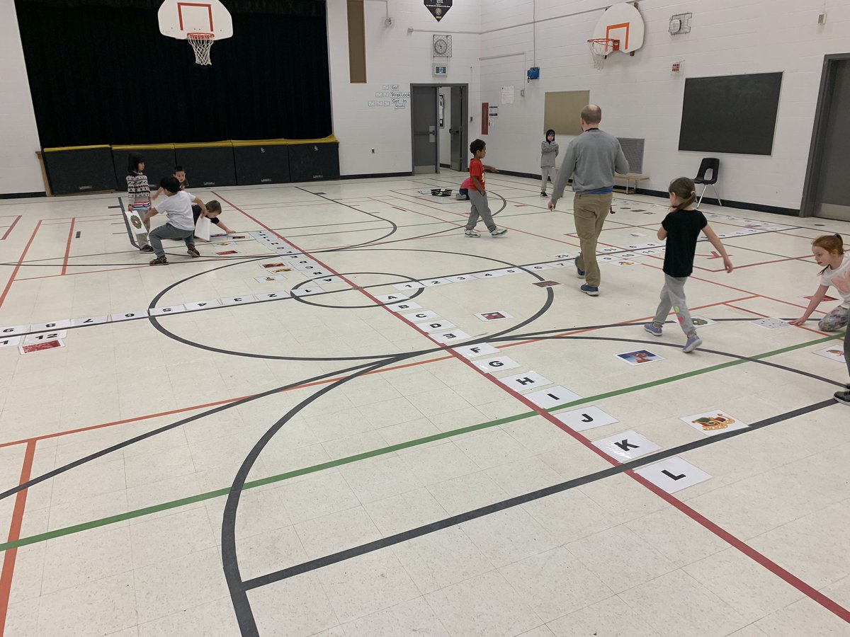 LionsElgin's tweet image. Our grade 1s are working on their math skills in the gym. Charting coordinates on a grid. #Mathematics #coordinates @TVDSB @TVDSBmath @tvdsbmathk8