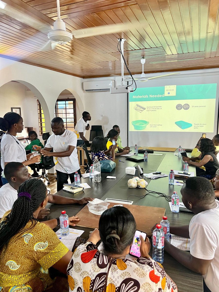 PEN_ed's tweet image. Today has been a fun day at PEN as we delved into the essentials of inquiry-based learning with teachers, engaging in discussions, group activities, and simulated mini-lessons. Check out some pictures from the session! 📚👩‍🏫

#InquiryBasedLearning #TeacherTraining #HandsOnLearning