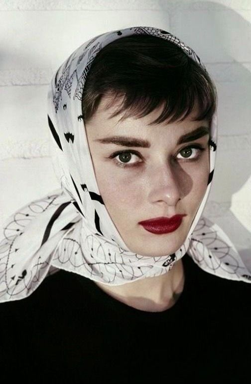 PORTRAIT: Audrey Hepburn. #cu