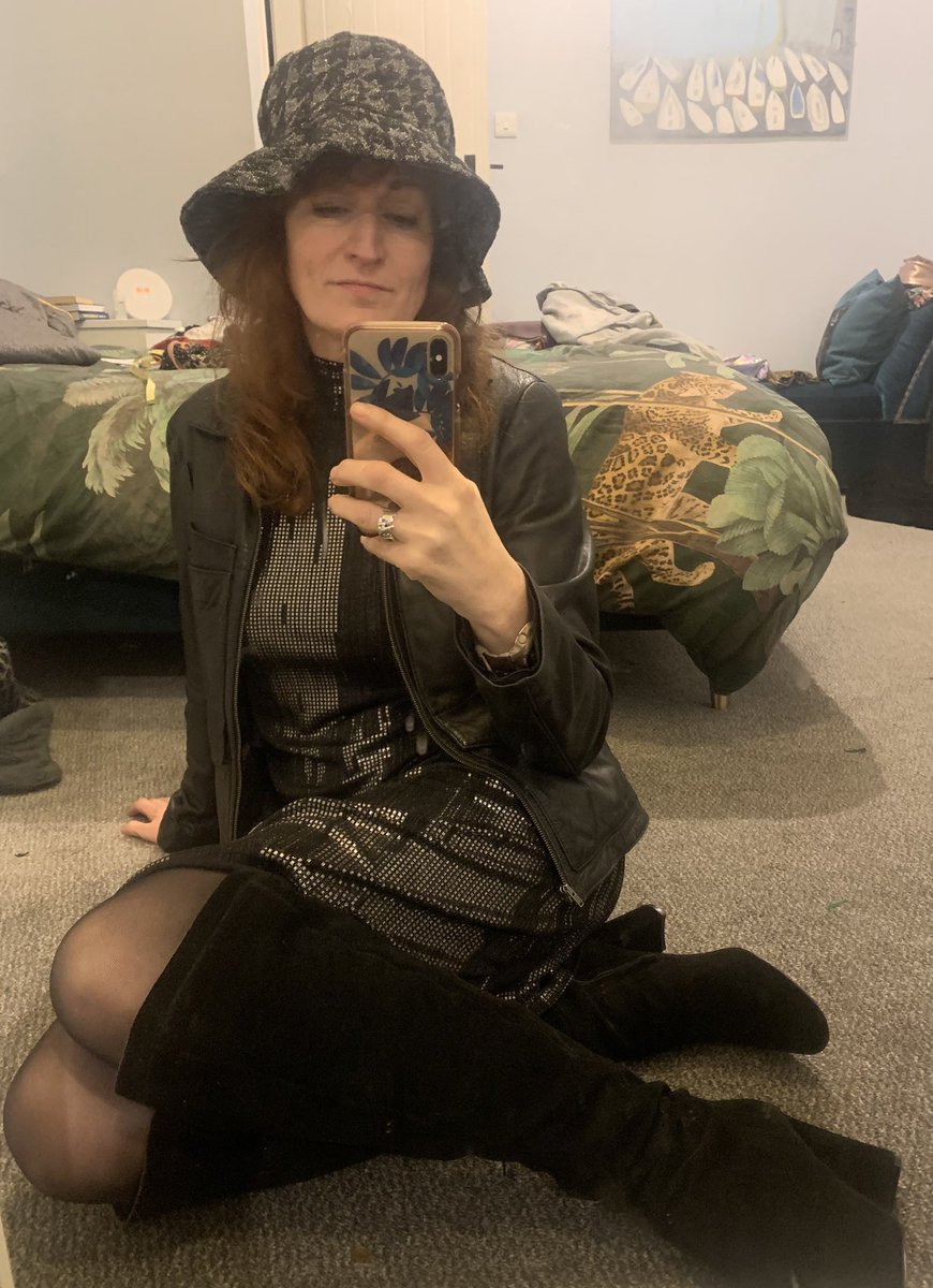 While all the celebs are enjoying the glorious #manchester rain and @CHANEL catwalk tonight, I will enjoy wearing the clothes I bought in Manchester charity shops yesterday (hat £2, dress £2.50, DKNY leather coat £9.99, Boots £5) #sustainable #sustainablefashion